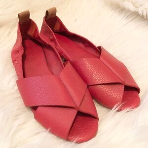 Mercedes Castillo Amaia Red Pebbled Leather Slip On Open Toe Sandals Flats 9 39